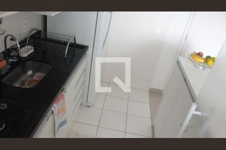 Cozinha de apartamento à venda com 2 quartos, 43m² em Jardim Novo Taboão, São Paulo