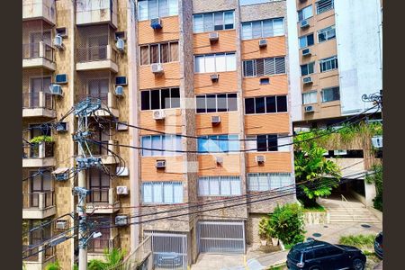 Sala vista  de apartamento à venda com 4 quartos, 180m² em Lagoa, Rio de Janeiro
