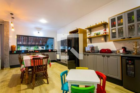 Sala/Cozinha de casa à venda com 3 quartos, 230m² em Vila Cecilia Maria, Santo André