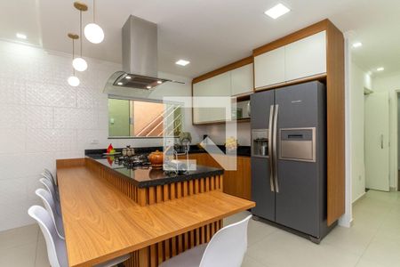 Cozinha  de casa à venda com 4 quartos, 155m² em Vila Galvão, Guarulhos