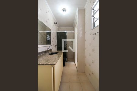 Banheiro da Suíte de casa à venda com 2 quartos, 120m² em Vila Bertioga, São Paulo