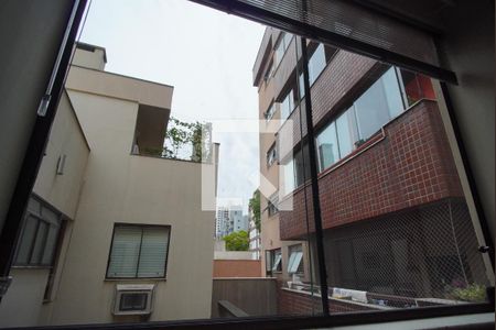 Sala - Vista de apartamento à venda com 1 quarto, 50m² em Bela Vista, Porto Alegre