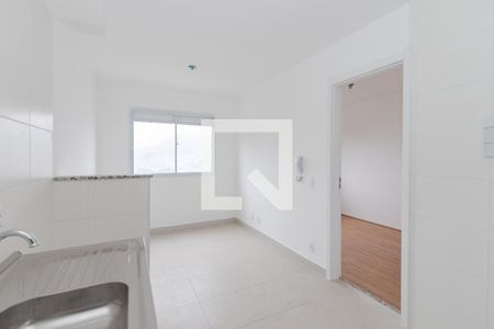 Sala/ Cozinha de apartamento para alugar com 1 quarto, 27m² em Jardim Mirante, São Paulo