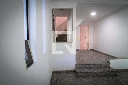 Sala de casa para alugar com 3 quartos, 195m² em Parque Vitoria, São Paulo