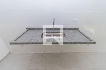 Cozinha de apartamento para alugar com 1 quarto, 33m² em Vila Ema, São Paulo