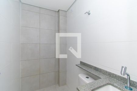 Banheiro de apartamento à venda com 1 quarto, 33m² em Vila Ema, São Paulo