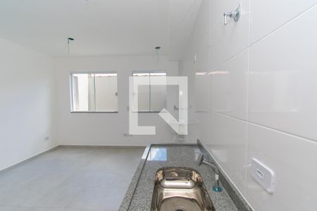 Cozinha de apartamento para alugar com 2 quartos, 44m² em Vila Ema, São Paulo