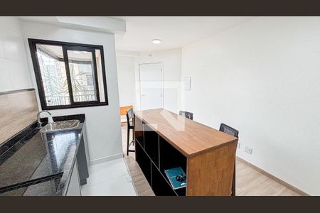 Sala - Cozinha de apartamento para alugar com 1 quarto, 41m² em Vila Valparaiso, Santo André