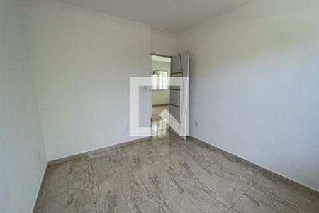 Quarto de casa para alugar com 2 quartos, 55m² em Vila Maria Helena, Duque de Caxias