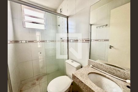 Banheiro de apartamento para alugar com 2 quartos, 98m² em Fonte Grande, Contagem