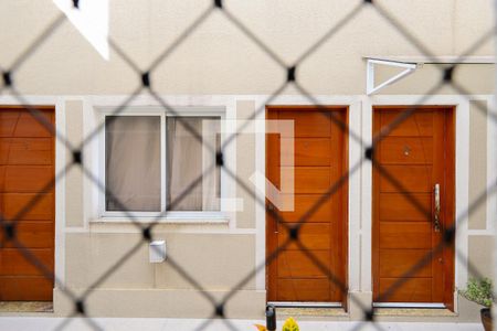 Vista da sala de casa de condomínio para alugar com 2 quartos, 80m² em Vila Celeste, São Paulo