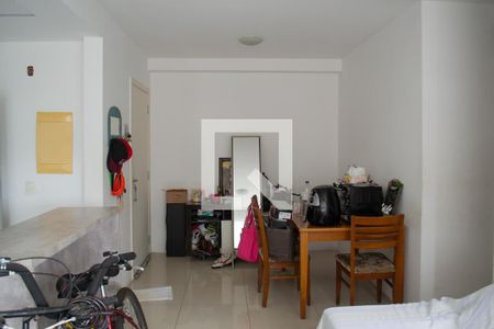 Sala de apartamento à venda com 3 quartos, 61m² em Cavalhada, Porto Alegre