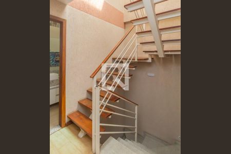 Escada de casa à venda com 3 quartos, 195m² em Dona Clara, Belo Horizonte