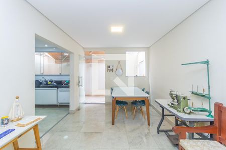 Sala de casa à venda com 3 quartos, 195m² em Dona Clara, Belo Horizonte