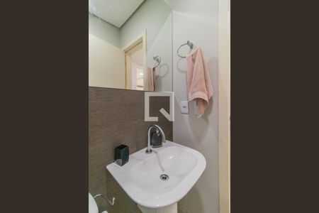 Casa de condomínio à venda com 270m², 5 quartos e 2 vagas Casa de condomínio à venda com 270m², 5 quartos e 2 vagasLavabo