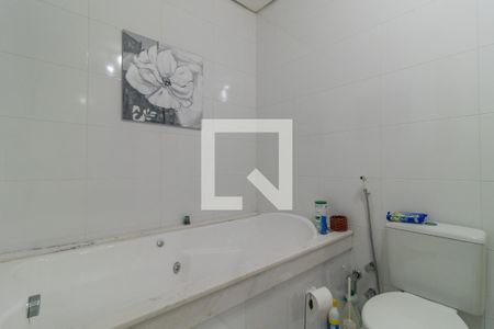 Casa de condomínio à venda com 270m², 5 quartos e 2 vagas Casa de condomínio à venda com 270m², 5 quartos e 2 vagasBanheiro 1