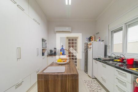 Casa de condomínio à venda com 270m², 5 quartos e 2 vagas Casa de condomínio à venda com 270m², 5 quartos e 2 vagasCozinha