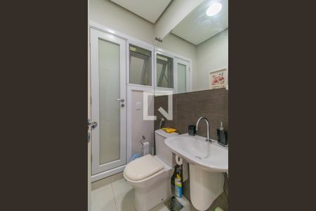 Casa de condomínio à venda com 270m², 5 quartos e 2 vagas Casa de condomínio à venda com 270m², 5 quartos e 2 vagasLavabo