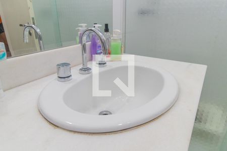 Casa de condomínio à venda com 270m², 5 quartos e 2 vagas Casa de condomínio à venda com 270m², 5 quartos e 2 vagasBanheiro 2