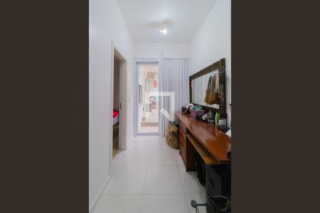 Casa de condomínio à venda com 270m², 5 quartos e 2 vagas Casa de condomínio à venda com 270m², 5 quartos e 2 vagasCorredor