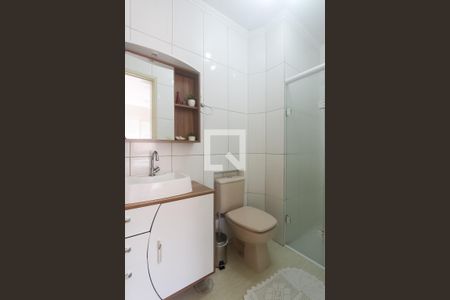 Banheiro de apartamento à venda com 1 quarto, 45m² em Protásio Alves, Porto Alegre
