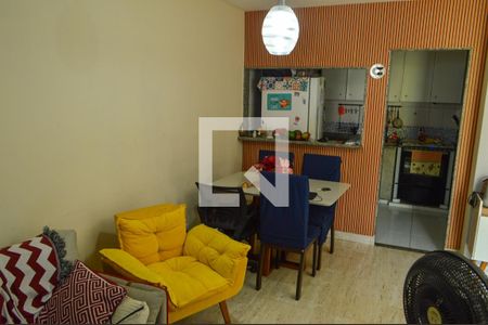 Casa de condomínio à venda com 70m², 2 quartos e 1 vagaSala