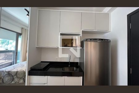 Apartamento para alugar com 19m², 1 quarto e sem vaga Apartamento para alugar com 19m², 1 quarto e sem vagaCozinha - Armários