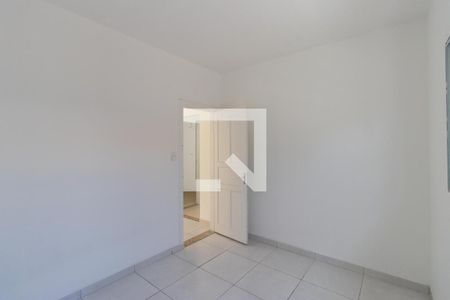 Quarto 2 de casa para alugar com 2 quartos, 85m² em Vila Nivi, São Paulo