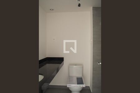 Banheiro de apartamento para alugar com 1 quarto, 27m² em Partenon, Porto Alegre