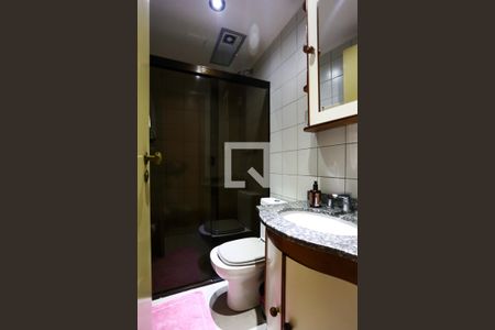 Banheiro de apartamento à venda com 3 quartos, 80m² em Vila Progredior, São Paulo