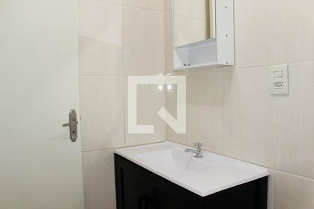 Banheiro de apartamento à venda com 1 quarto, 37m² em Camaquã, Porto Alegre