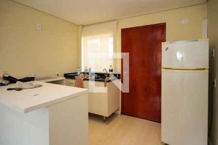 Cozinha de apartamento para alugar com 1 quarto, 27m² em Vila Cleonice, São Paulo