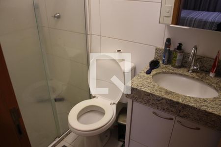 Banheiro de apartamento para alugar com 2 quartos, 60m² em Vila Rosa, Goiânia