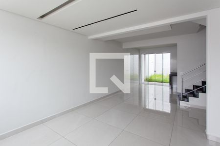 Sala de casa à venda com 3 quartos, 105m² em Santa Amelia, Belo Horizonte