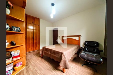 Quarto de casa à venda com 4 quartos, 191m² em Jardim Montanhês, Belo Horizonte