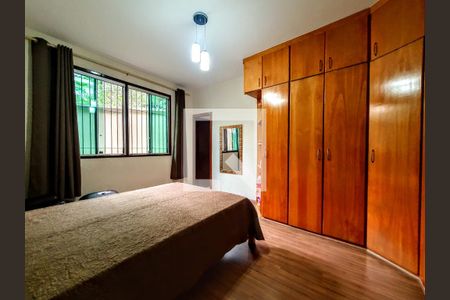 Quarto de casa à venda com 4 quartos, 191m² em Jardim Montanhês, Belo Horizonte