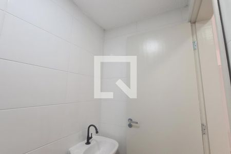 Banheiro de apartamento para alugar com 1 quarto, 40m² em Parque Sao Rafael, São Paulo