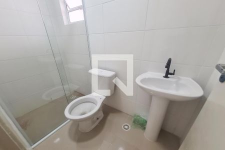 Banheiro de apartamento para alugar com 1 quarto, 40m² em Parque Sao Rafael, São Paulo