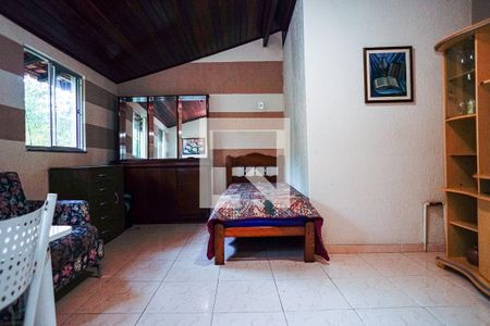 Quarto de casa para alugar com 1 quarto, 1000m² em Badu, Niterói