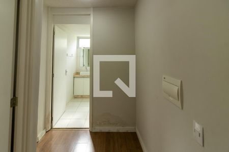 Corredor de apartamento para alugar com 2 quartos, 45m² em Parque Ipê, São Paulo