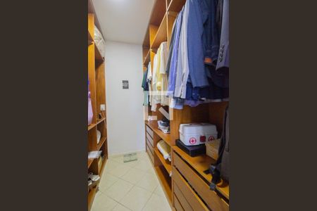 Closet de casa à venda com 4 quartos, 540m² em Vargem Pequena, Rio de Janeiro