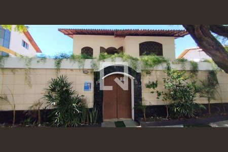 Casa para alugar com 450m², 5 quartos e 8 vagas Casa para alugar com 450m², 5 quartos e 8 vagasFachada