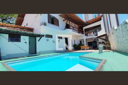 Casa para alugar com 450m², 5 quartos e 8 vagas Casa para alugar com 450m², 5 quartos e 8 vagasPiscina