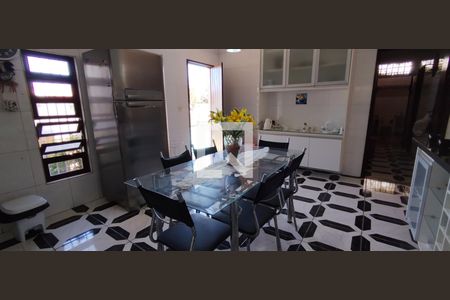 Casa para alugar com 450m², 5 quartos e 8 vagas Casa para alugar com 450m², 5 quartos e 8 vagasCozinha