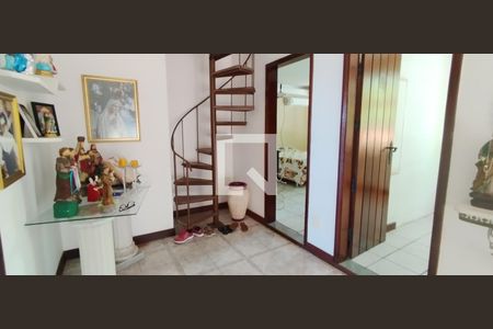 Casa para alugar com 450m², 5 quartos e 8 vagas Casa para alugar com 450m², 5 quartos e 8 vagasHall social