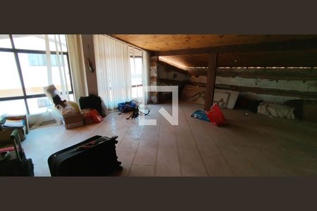 Casa para alugar com 450m², 5 quartos e 8 vagas Casa para alugar com 450m², 5 quartos e 8 vagasSótão