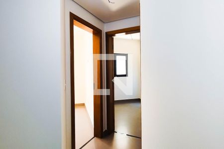 Corredor de apartamento à venda com 2 quartos, 41m² em Campestre, Santo André