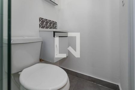 Banheiro de apartamento para alugar com 1 quarto, 20m² em Jardim Cecilia, Mogi das Cruzes