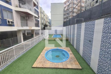 Apartamento à venda com 64m², 2 quartos e 1 vaga Apartamento à venda com 64m², 2 quartos e 1 vagaÁrea comum - Piscina