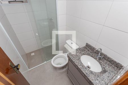 Banheiro de apartamento para alugar com 1 quarto, 30m² em Vila Brasílio Machado, São Paulo